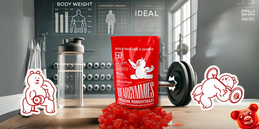 Creatine gummies dosering: een pot met 3-5 gummies die de aanbevolen dagelijkse inname illustreren, met fitnessitems op de achtergrond.