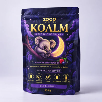 KOALM Night Routine Gummies van ZOOO Nutrition, Midnight Berry, stazak met 150 gummies op een lichte lila achtergrond